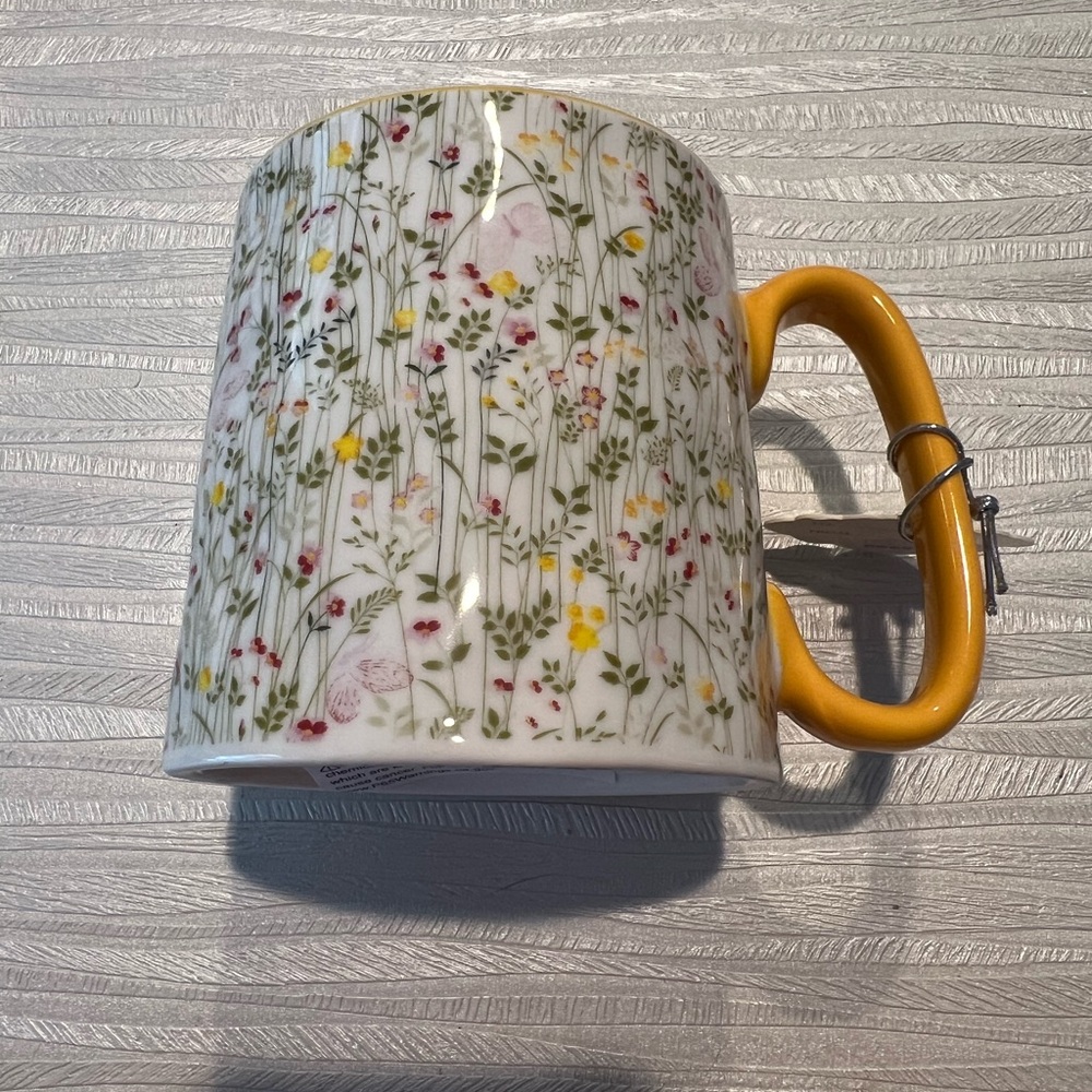 Yellow and White Floral Dining Mug